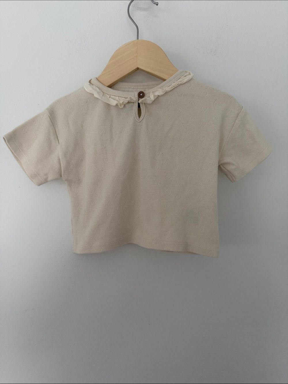 Souris Mini Heart Pointelle Cream Short-Sleeve Baby Top Ruffle Collar 6-9 Months